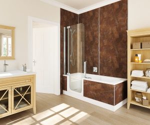 Bild3: Die Badewanne mit Tür gibt es in verschiedenen Varianten und Dekoren. Foto: Artweger
